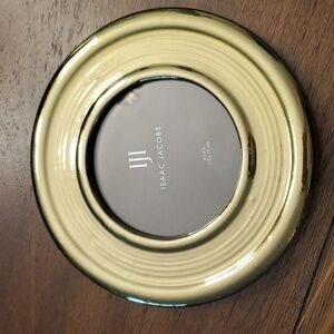 ISAAC JACOBS ROUND 4" X 4" ROUND GOLD PLATED FRAME.